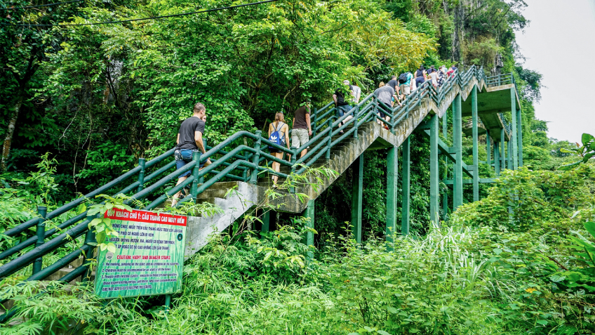 Peony Cruise: Take a Hike at Trung Trang Cave