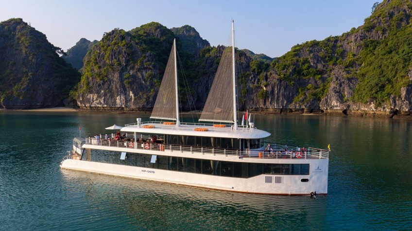 Jade Sails: Jade Sails Halong Bay
