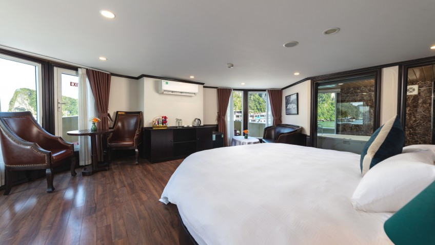 Amanda Cruise: Amanda Royal Suite