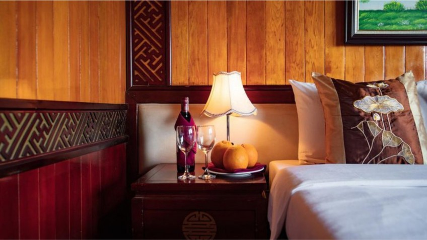 Cozy Bay Cruise: 4 Season Fruits is served