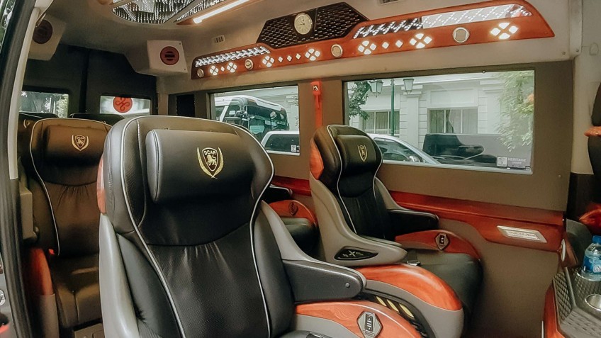 Heritage Cruise Binh Chuan: Limousine Shuttle Bus