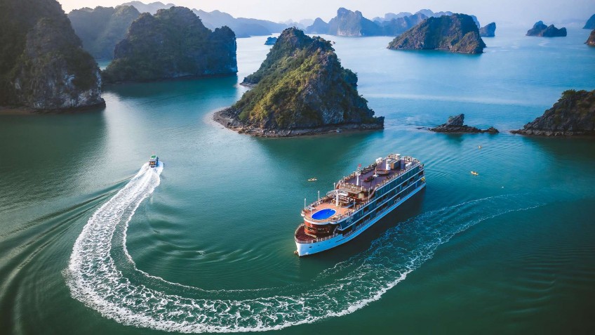 Heritage Cruise Binh Chuan: Overnight Cruise to Cat Ba Island