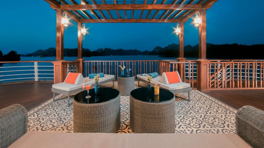 Heritage Cruise Binh Chuan: Brezzy Outdoor Lounge