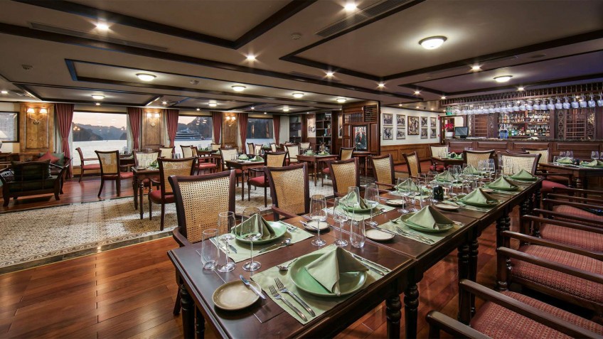 Heritage Cruise Binh Chuan: Le Tonkin Restaurant on 1st deck