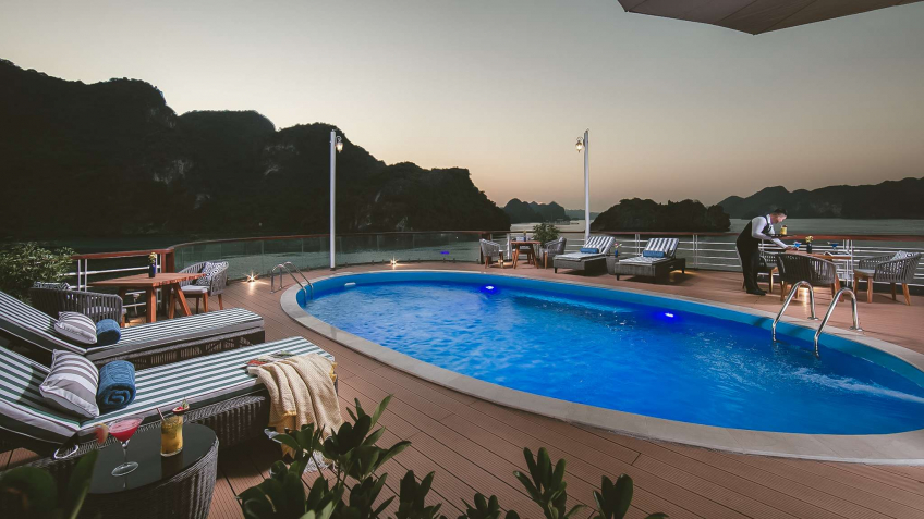 Heritage Cruise Binh Chuan: La Piscine Swimming Pool