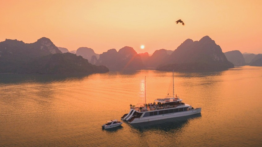 Halong Catamaran Cruise: Halong Catamaran In The Romantic Sunset