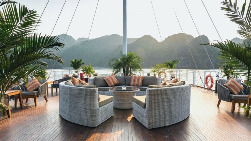 Halong Catamaran Cruise: A Wonderful Space To Admire The Majestic Of Cat Ba Island