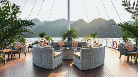 Halong Catamaran Cruise: A Wonderful Space To Admire The Majestic Of Cat Ba Island