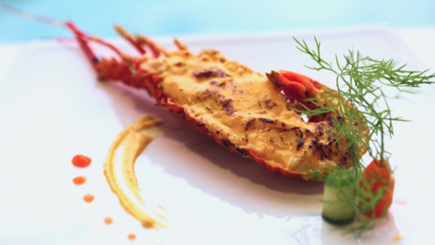 Halong Catamaran Cruise: Delicious Seafood Cuisine