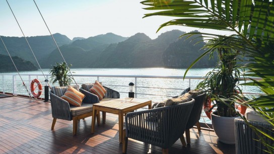 Halong Catamaran Cruise: Wonderful place to relax in your day cruise