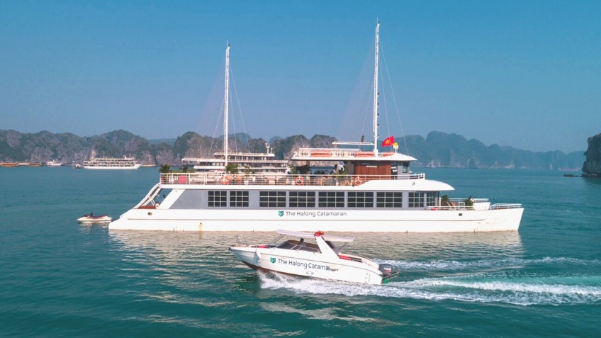 Halong Catamaran Cruise: Catamaran Cruise Halong Bay