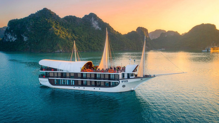 Sena Cruises: Sena Cruise Halong Bay
