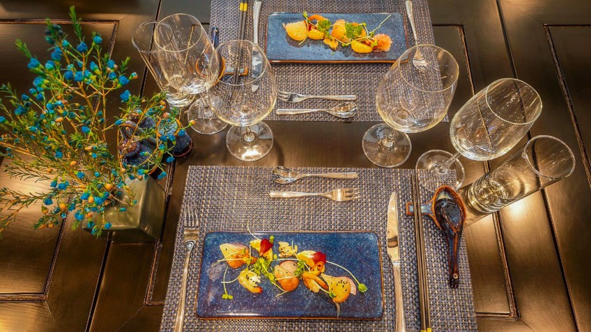 Sena Cruises: Delicate Table Setup