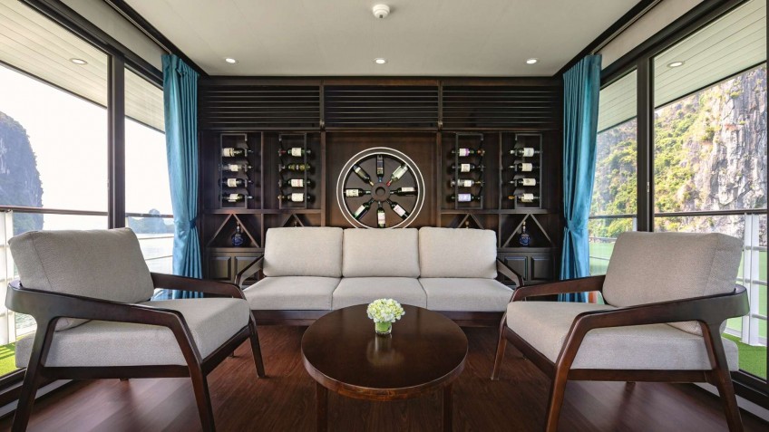 Light Day Cruise: Lobby Arrea With Wine Bottles As Decor Items