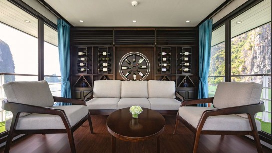 Light Day Cruise: Lobby Arrea With Wine Bottles As Decor Items