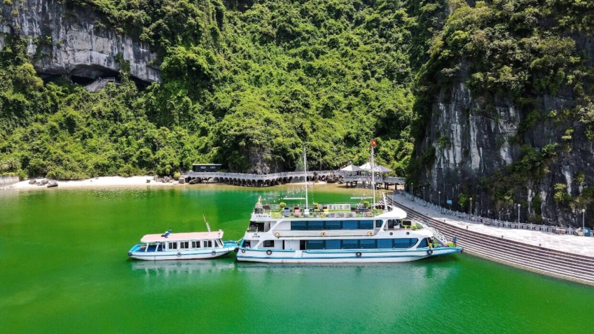 Queen Luxury Cruise: Perfect Day trip in Halong Bay