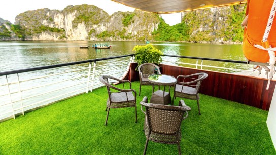 Queen Luxury Cruise: Unwind with the Fresh air