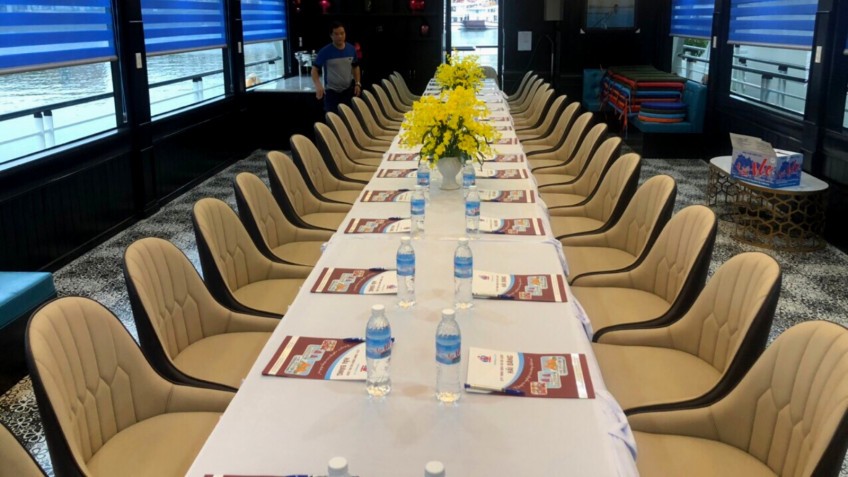 Queen Luxury Cruise: Meeting Room On board