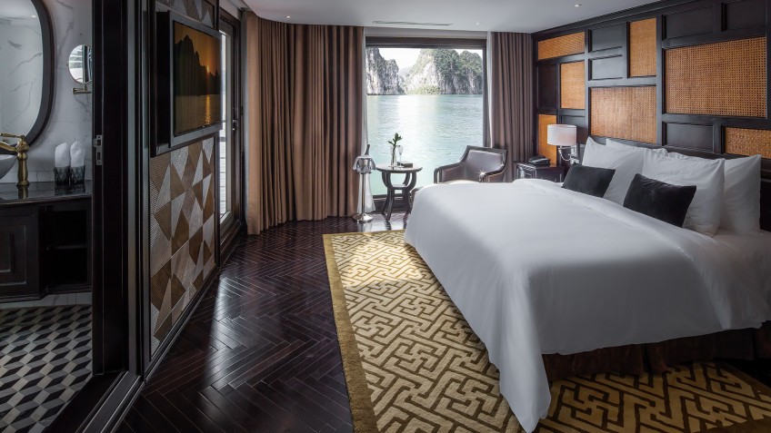 Ambassador Cruise: Ambassador Captain Suite