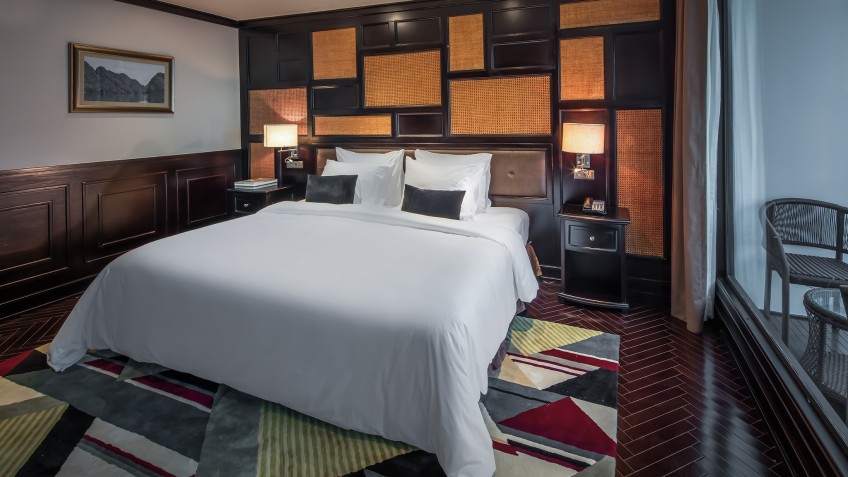 Ambassador Cruise: Double bed for overnight stay