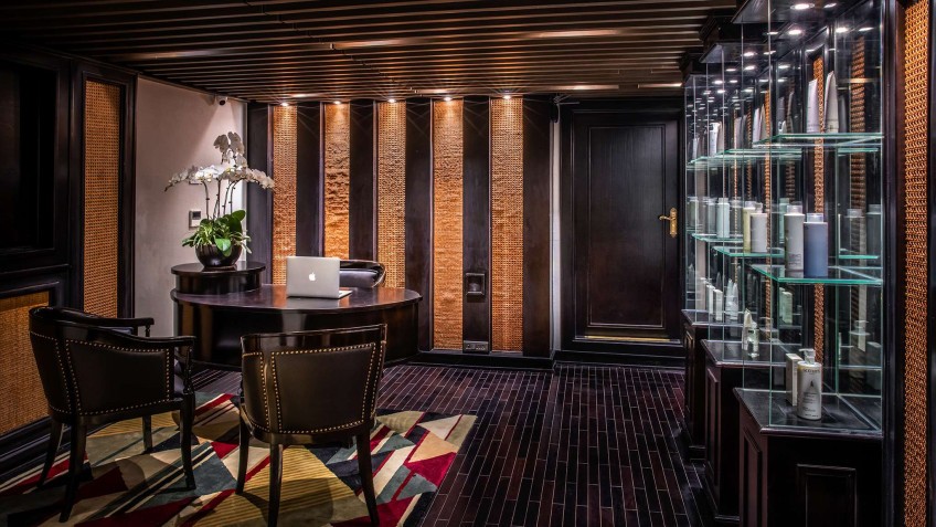 Ambassador Cruise: Atelier De Beauté Spa