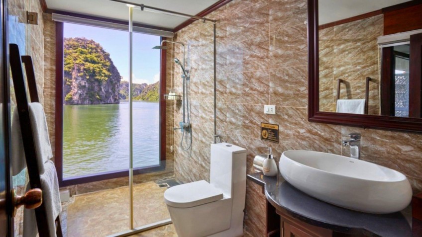 Verdure Lotus Classic Cruise: Standard Bathroom With Shower Room