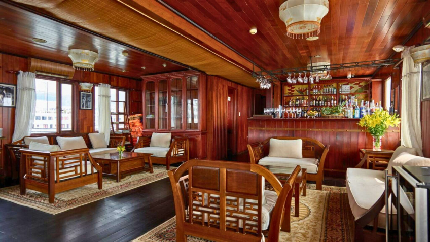 Garden Bay Legend Cruise: The Bar On Board