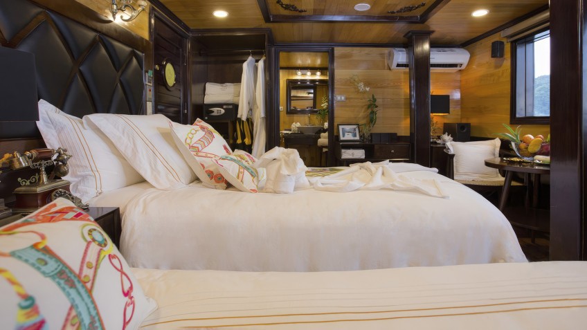 Hera Grand Luxury Cruise: Connecting Junior Suite Cabin