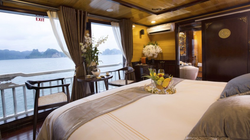 Hera Grand Luxury Cruise: Stunning Suite with private balcony