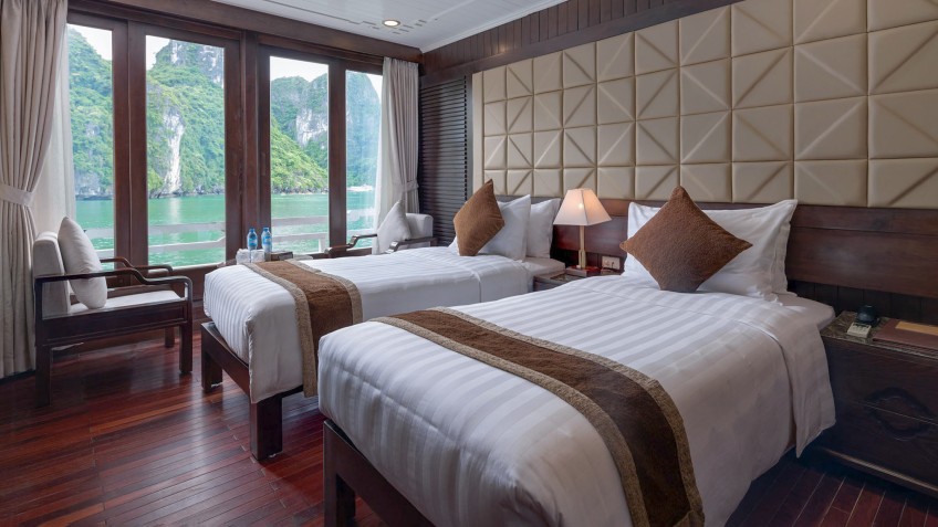 Mila Cruise (formerly Glory Legend): A great place for stunning view