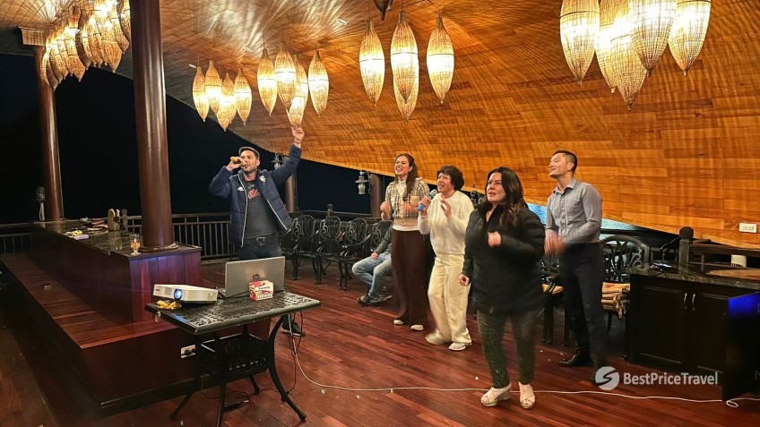 Sena Cruises: Have fun singing Karaoke at night