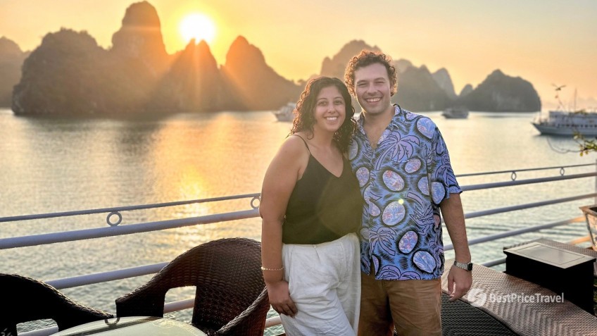 Swan Cruises: Gorgeous Bai Tu Long Bay in Sunset