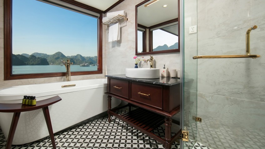Heritage Cruise Binh Chuan: Clean and modern Bathroom