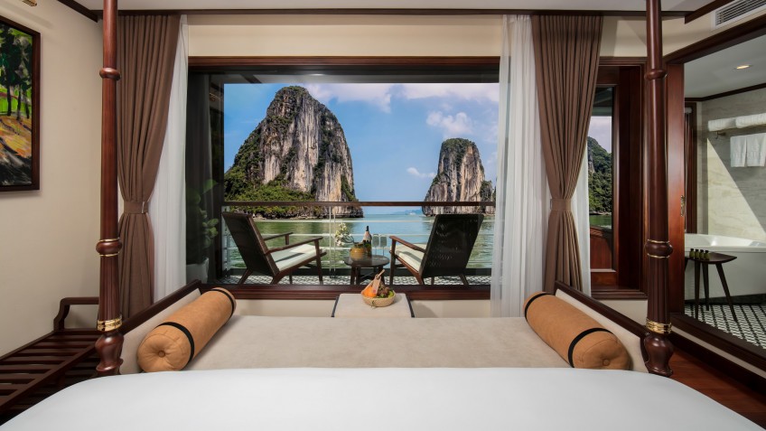 Heritage Cruise Binh Chuan: Witness Lan Ha Bay from the cabin