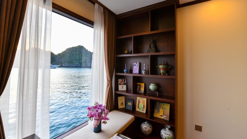 Heritage Cruise Binh Chuan: A lovely corner from the suite