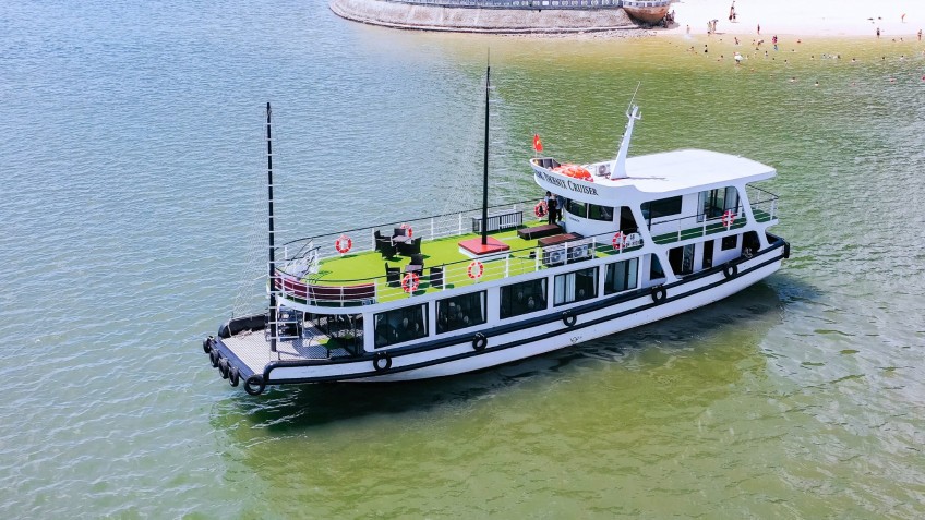 Phoenix Day Cruise: Phoenix Halong Bay Day Cruise