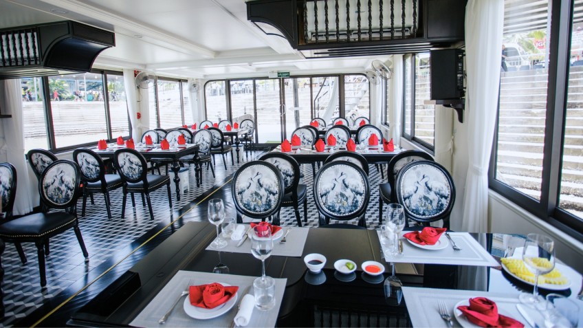 Phoenix Day Cruise: New and Modern Dining Area