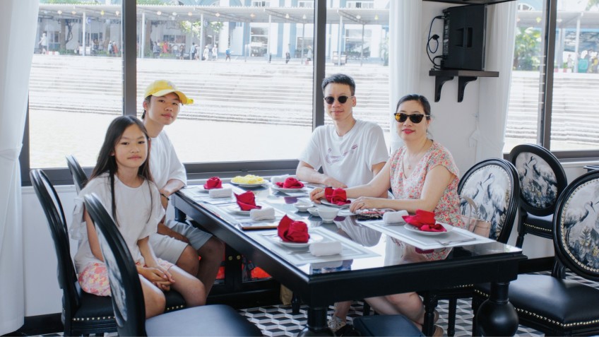 Phoenix Day Cruise: Enjoy a Delicious meal with your Family