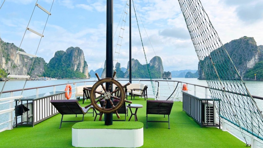 Phoenix Day Cruise: Witness the Spectacular bay view