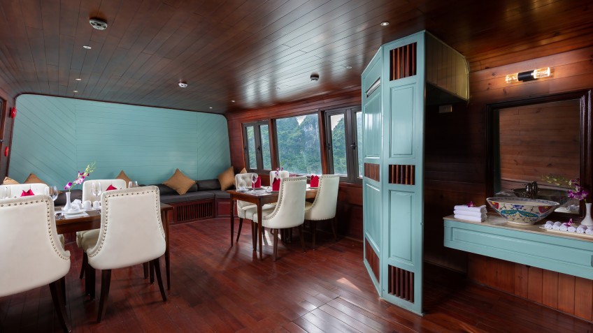 Amazing Sails Explorer Private Cruise: Amazing Sails Explorer Restaurant