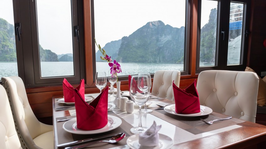 Amazing Sails Explorer Private Cruise: The well-prepared eating place
