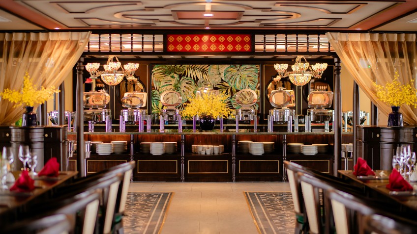 Indochine Premium Cruise: The highclass restaurant onboard