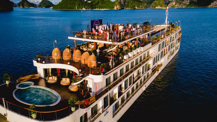 Indochine Premium Cruise: Aerial view of Indochine Premium