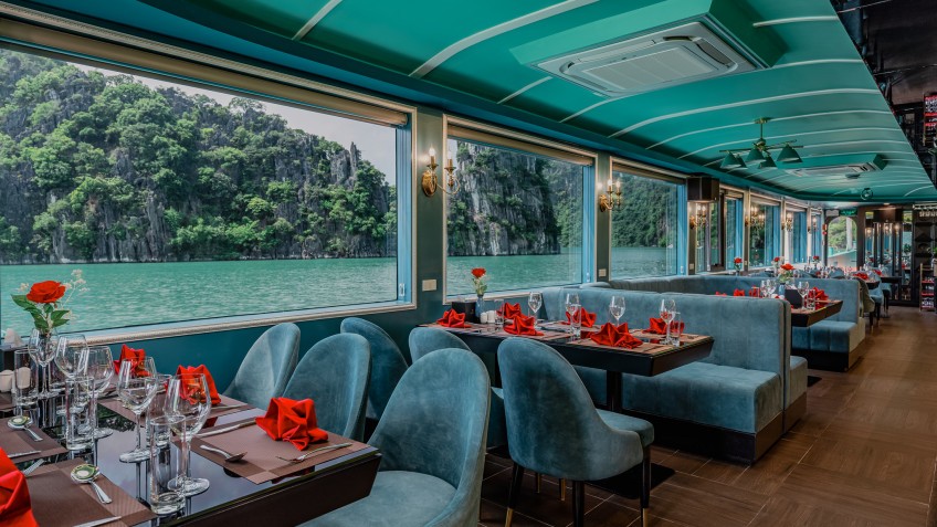 Amethyst Day Cruise: Immersive Halong Bay view by lunch