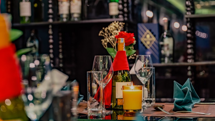 Amethyst Day Cruise: Cozy table set up on day cruise