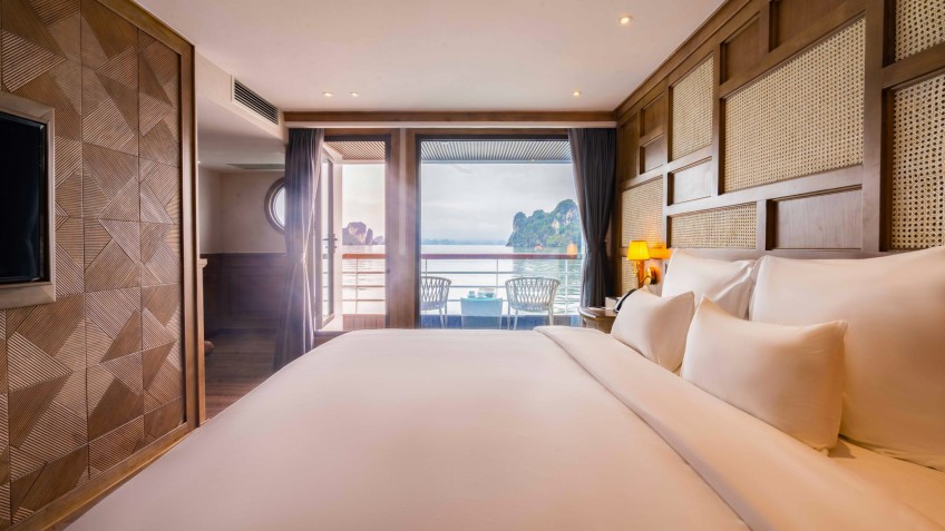 Ambassador Day Cruise: Another view of Ambassador Deluxe