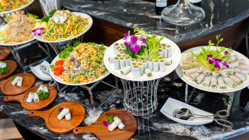 Ambassador Day Cruise: Tasty Vietnam traditional food