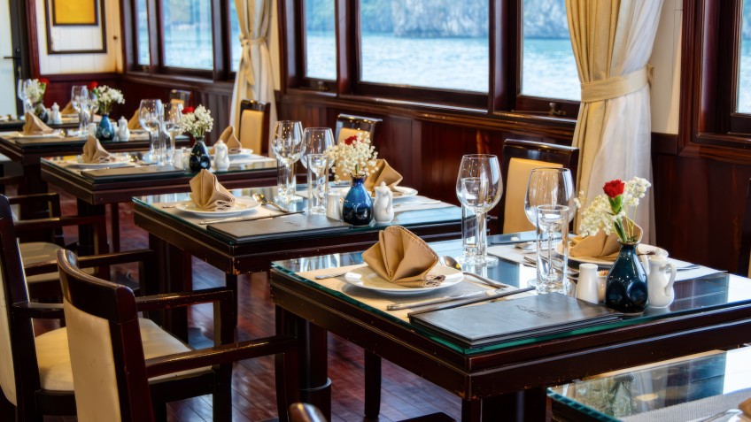 Swan Cruises: Exquisite Setup