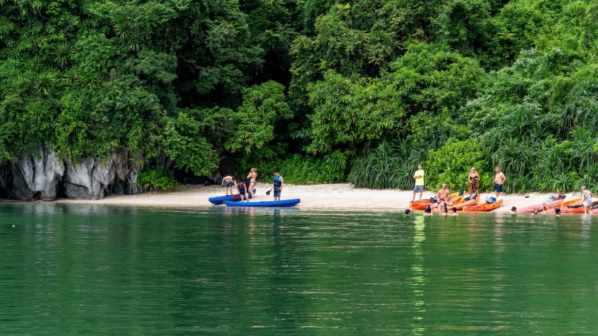 Swan Cruises: Chilling time in Cap La Island