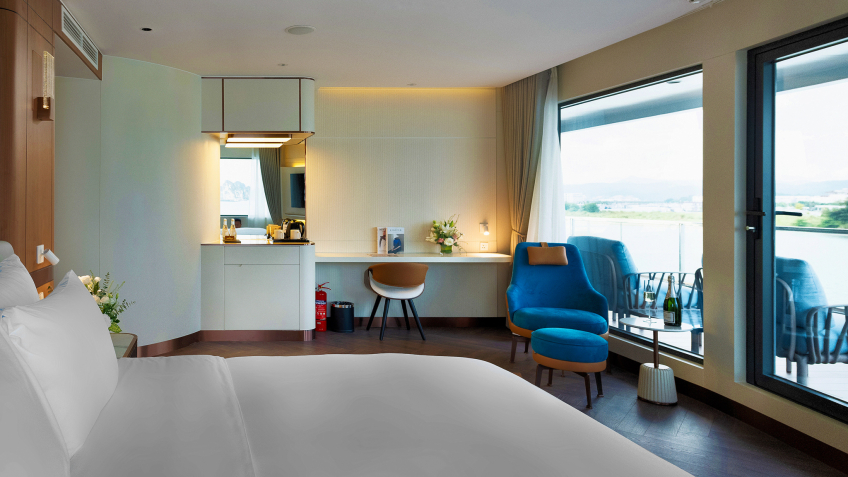 Grand Pioneers (Essence Grand) Cruise: Every corner is well-decorated